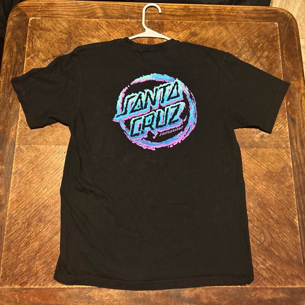 Santa Cruz Skateboards Men's T-Shirt Pink/Purple/Blue Size Medium